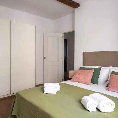 Comfort And Style In The Center Of Apartment