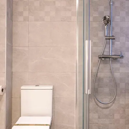 Comfort And Style In The Center Of *