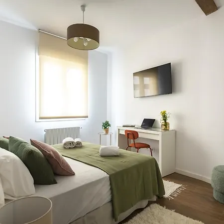Comfort And Style In The Center Of